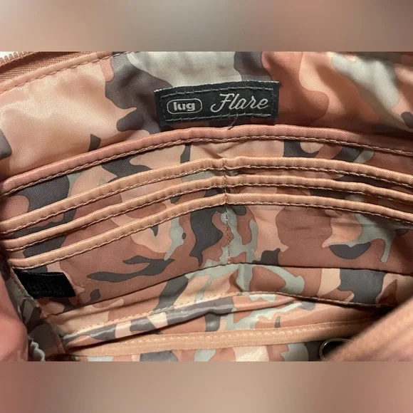 LUG: Flare Crossbody - Picture 4 of 6